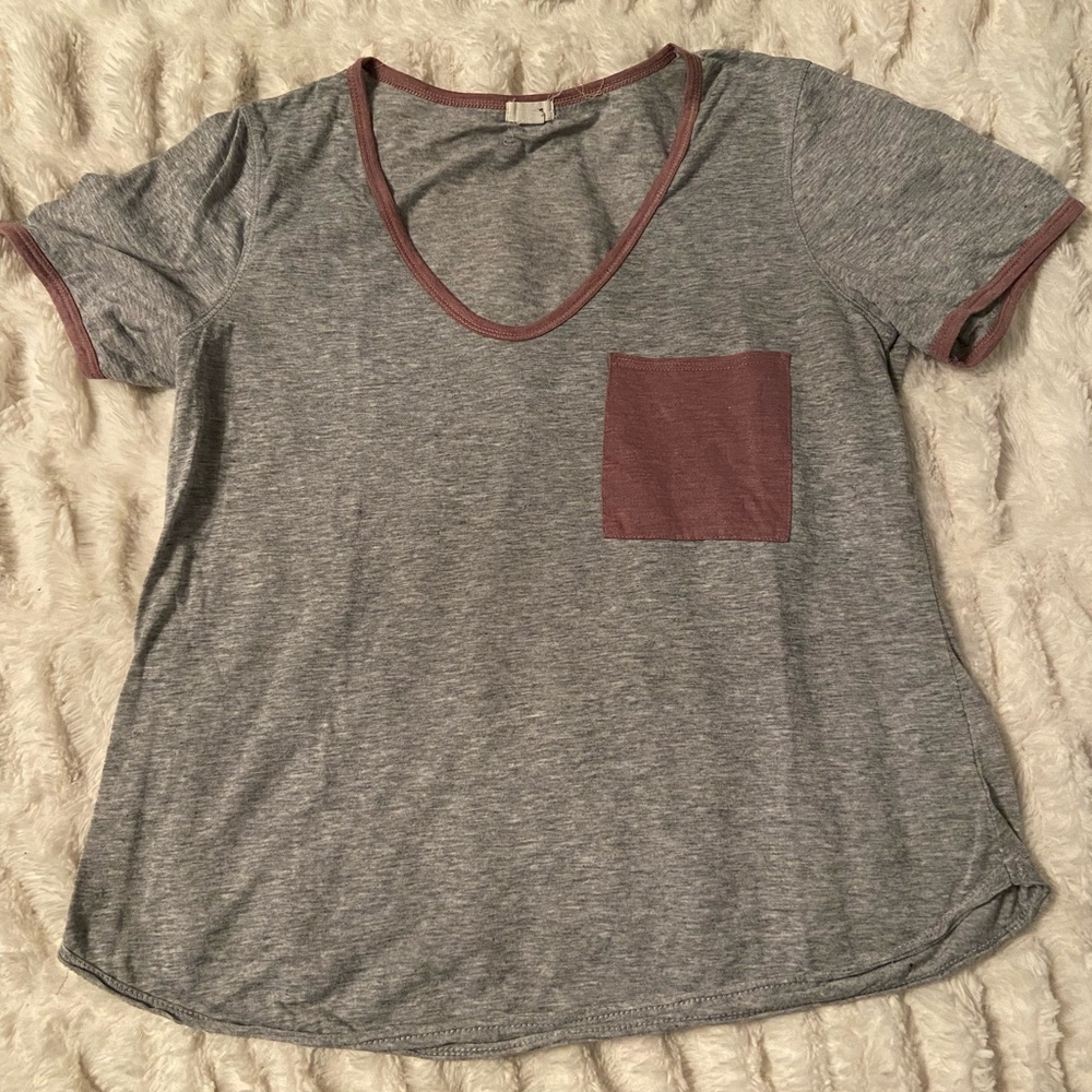 Heather grey & mauve pocket tee